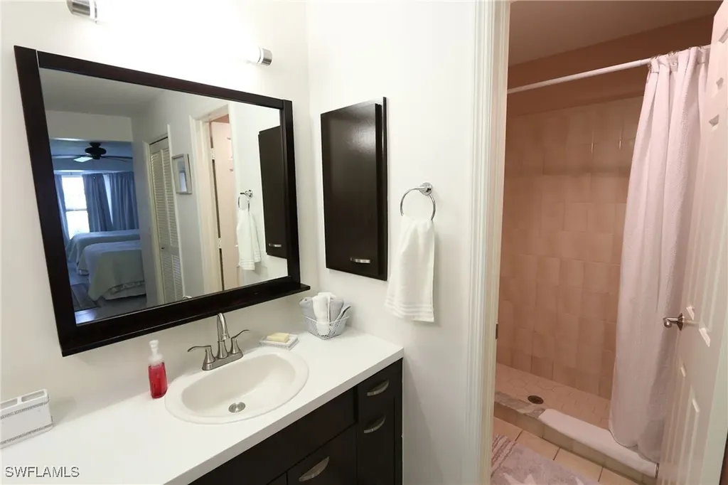 10805 Queen Anne Lane Naples FL 34109