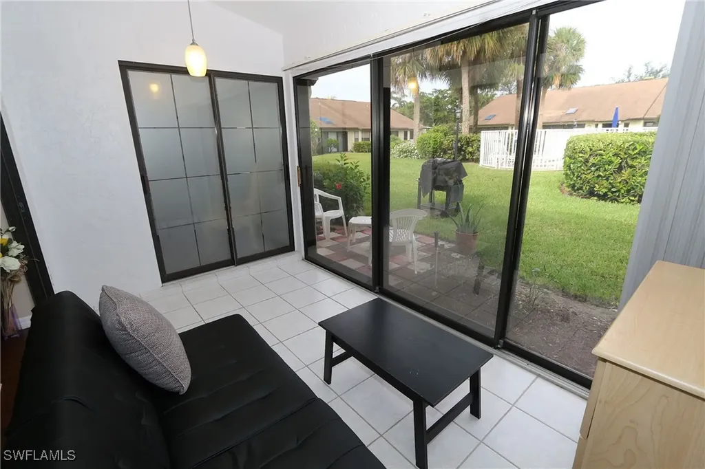 10805 Queen Anne Lane Naples FL 34109