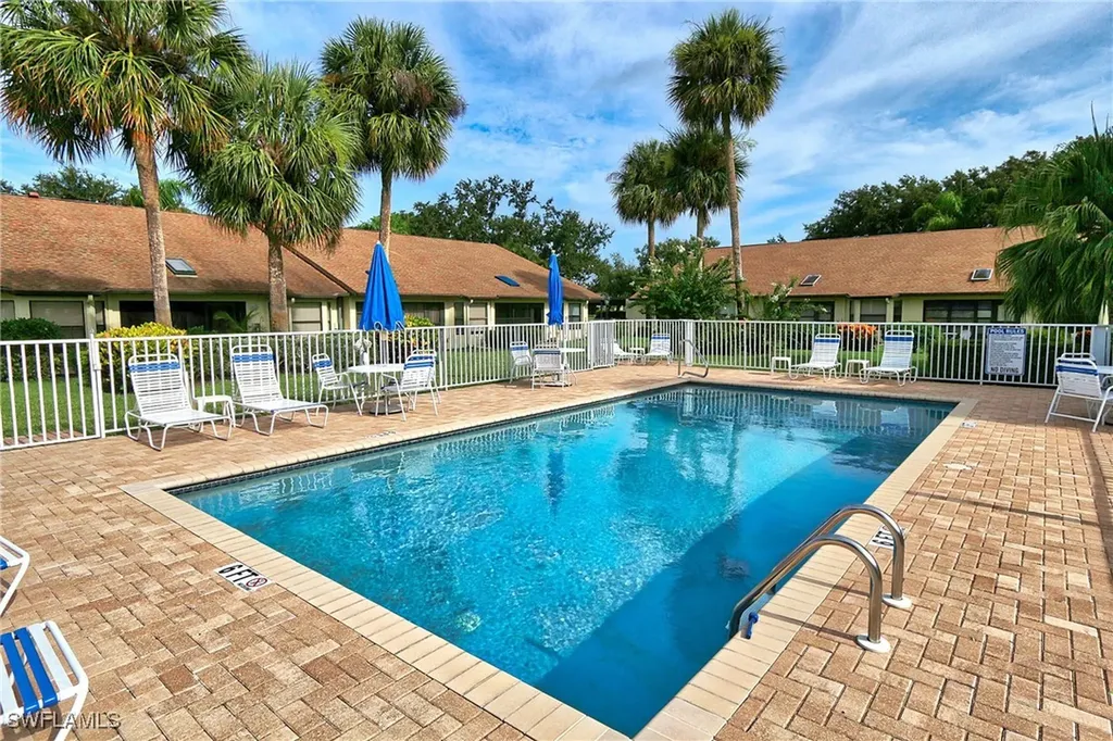 10805 Queen Anne Lane Naples FL 34109