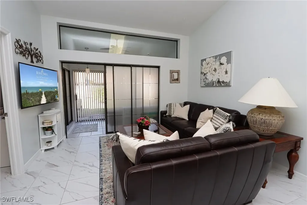 10805 Queen Anne Lane Naples FL 34109