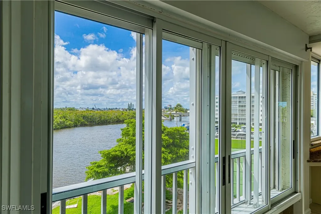 25 Bluebill Avenue Naples FL 34108