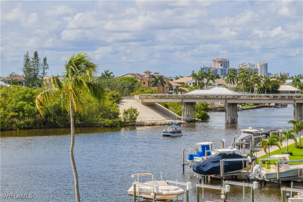 25 Bluebill Avenue Naples FL 34108