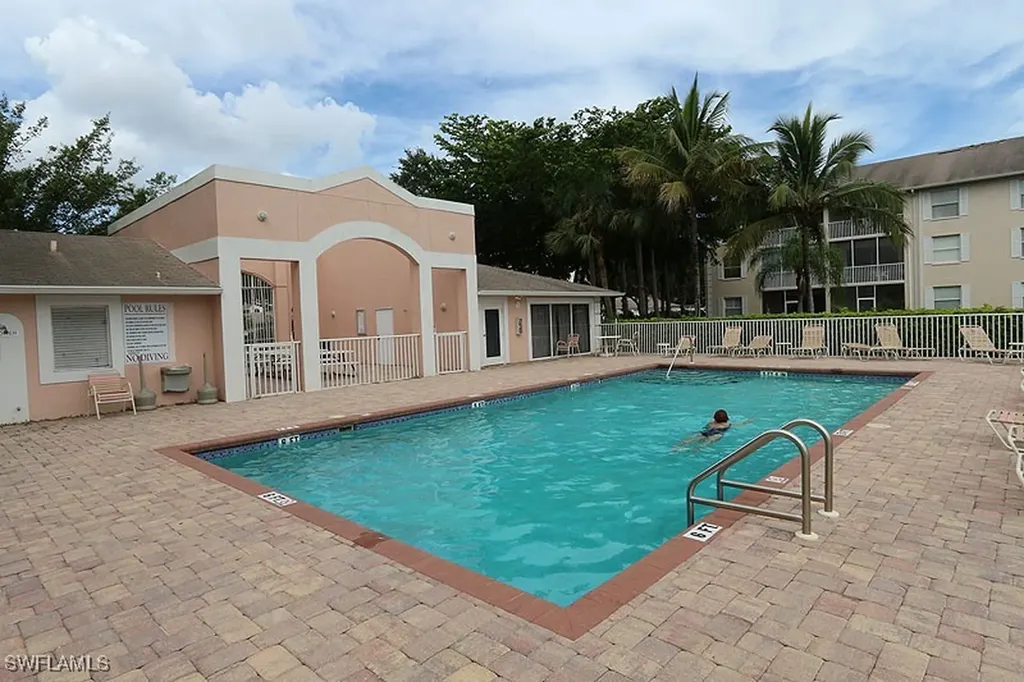 3250 Cypress Glen Way Naples FL 34109