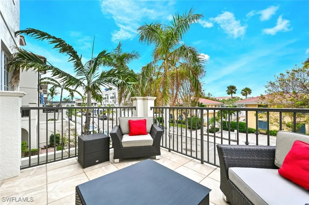425 5th Street S Naples FL 34102
