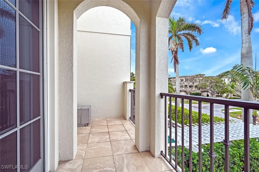 425 5th Street S Naples FL 34102