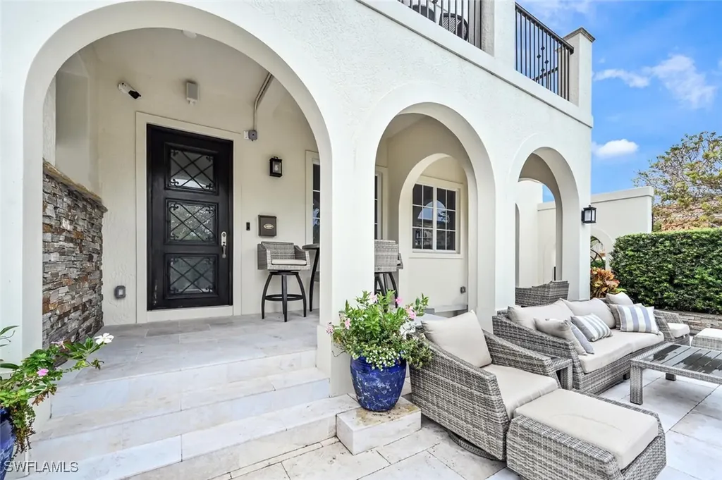 425 5th Street S Naples FL 34102