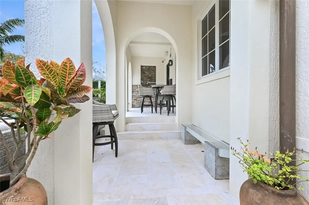 425 5th Street S Naples FL 34102