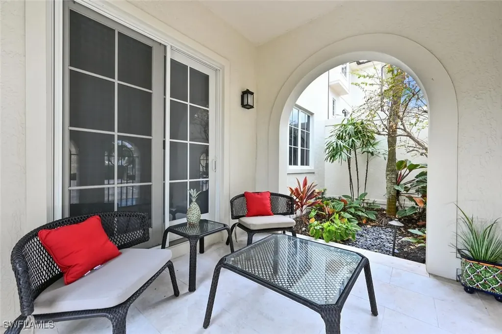 425 5th Street S Naples FL 34102