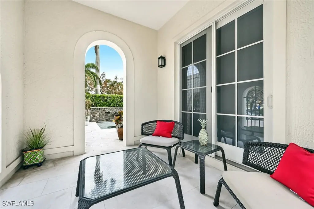 425 5th Street S Naples FL 34102