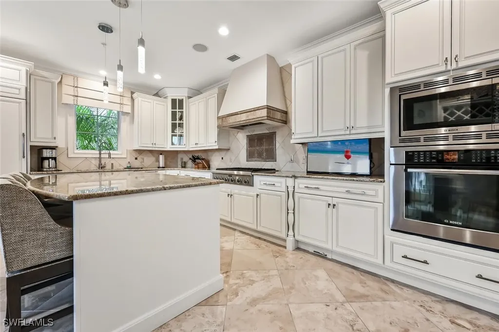 425 5th Street S Naples FL 34102