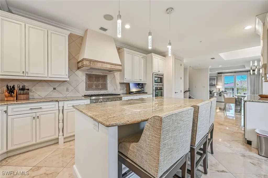 425 5th Street S Naples FL 34102