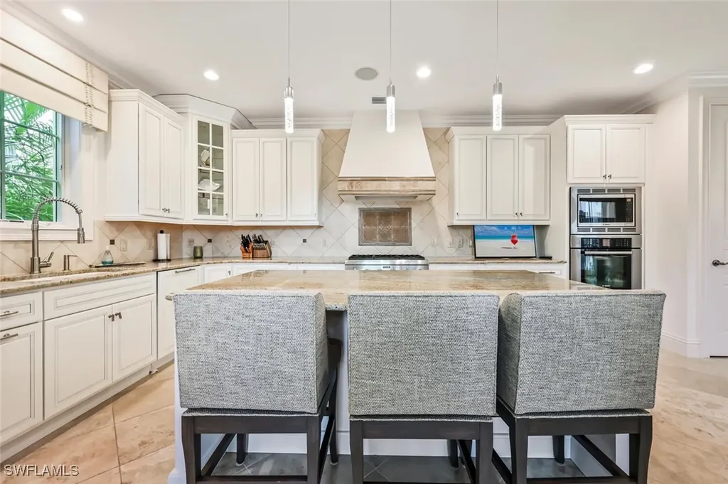 425 5th Street S Naples FL 34102