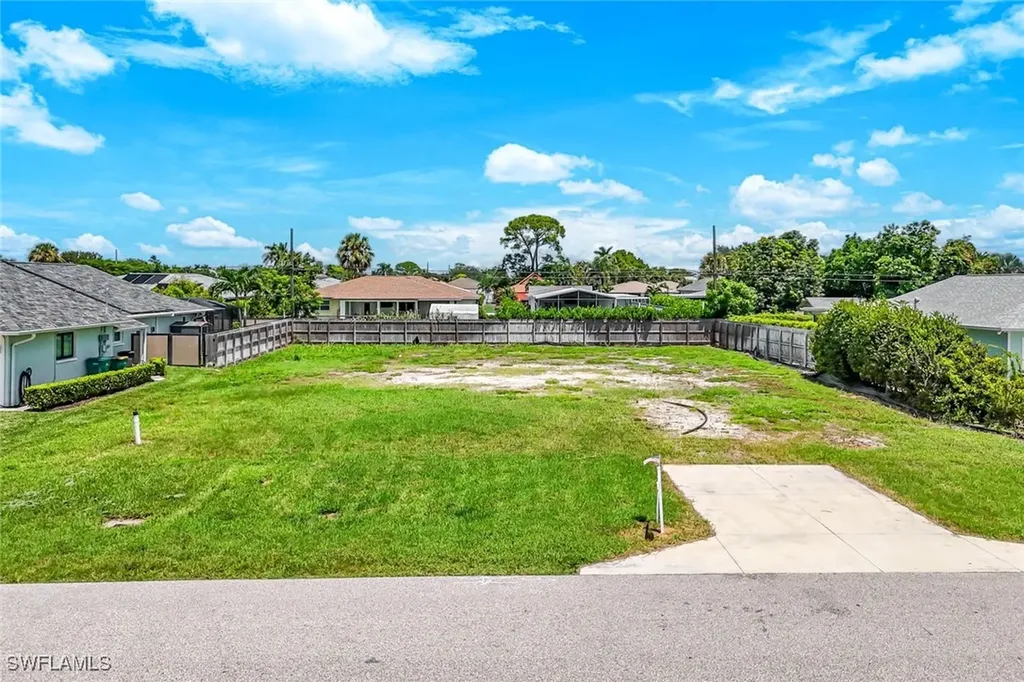 741 95th Avenue N Naples FL 34108
