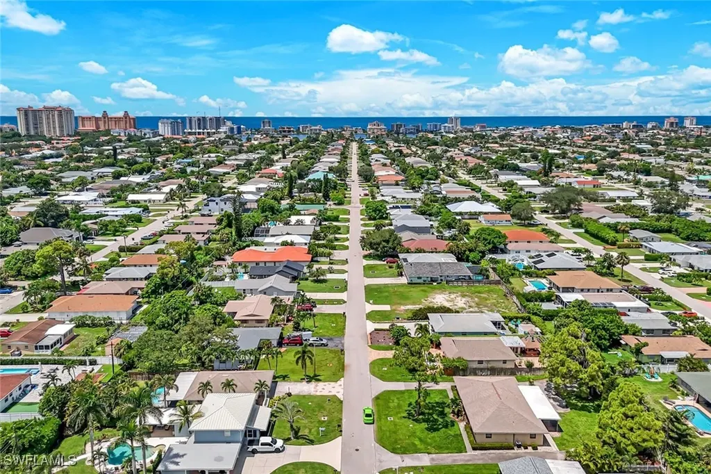 741 95th Avenue N Naples FL 34108