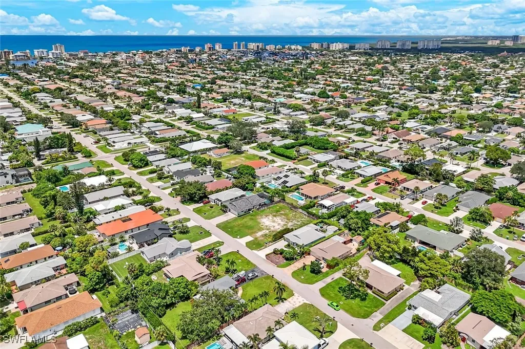 741 95th Avenue N Naples FL 34108