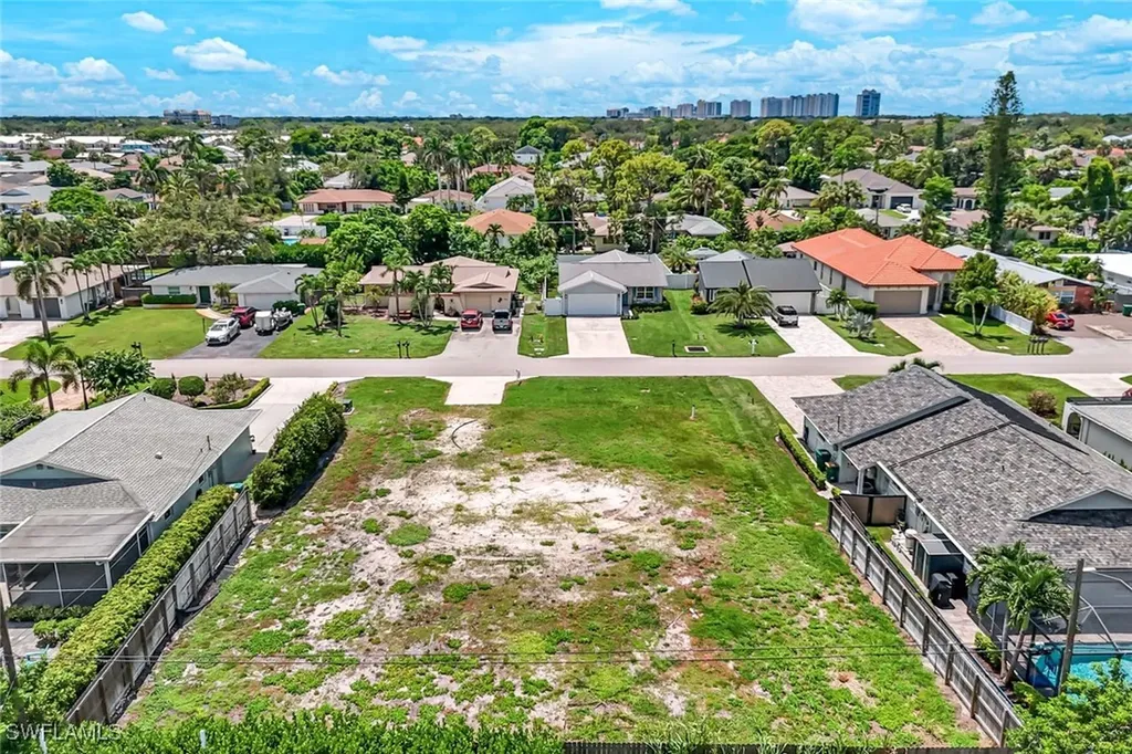 741 95th Avenue N Naples FL 34108