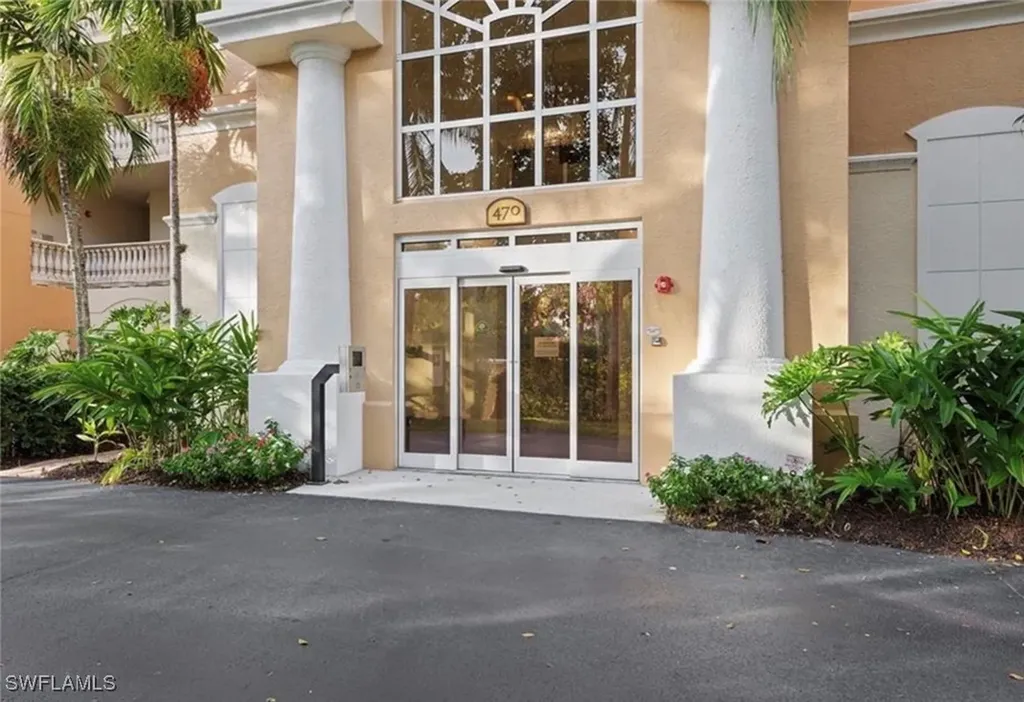 470 Launch Circle Naples FL 34108