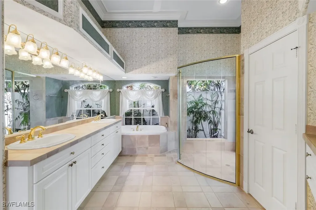 11201 Phoenix Way Naples FL 34119