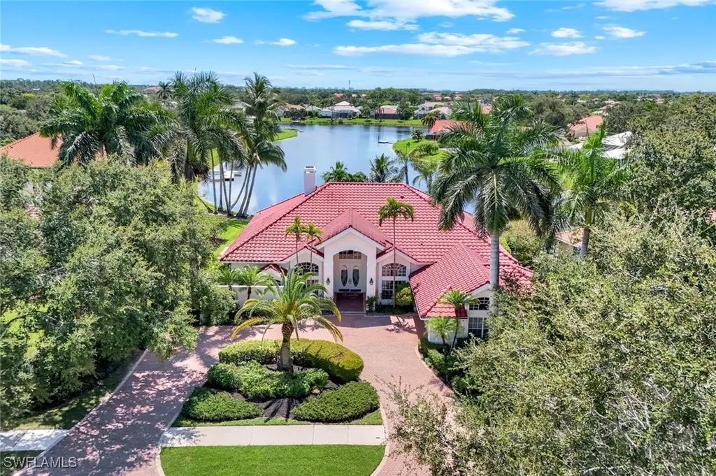 11201 Phoenix Way Naples FL 34119