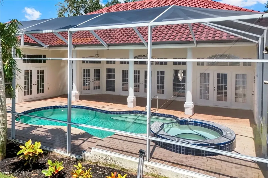 11201 Phoenix Way Naples FL 34119