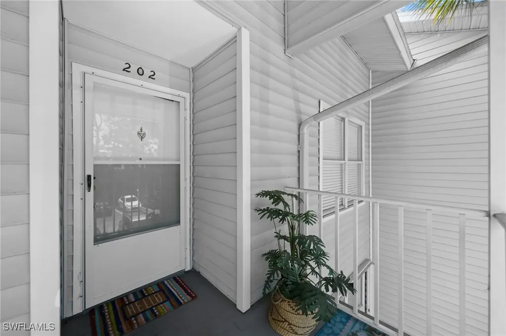 1933 Courtyard Way Naples FL 34112