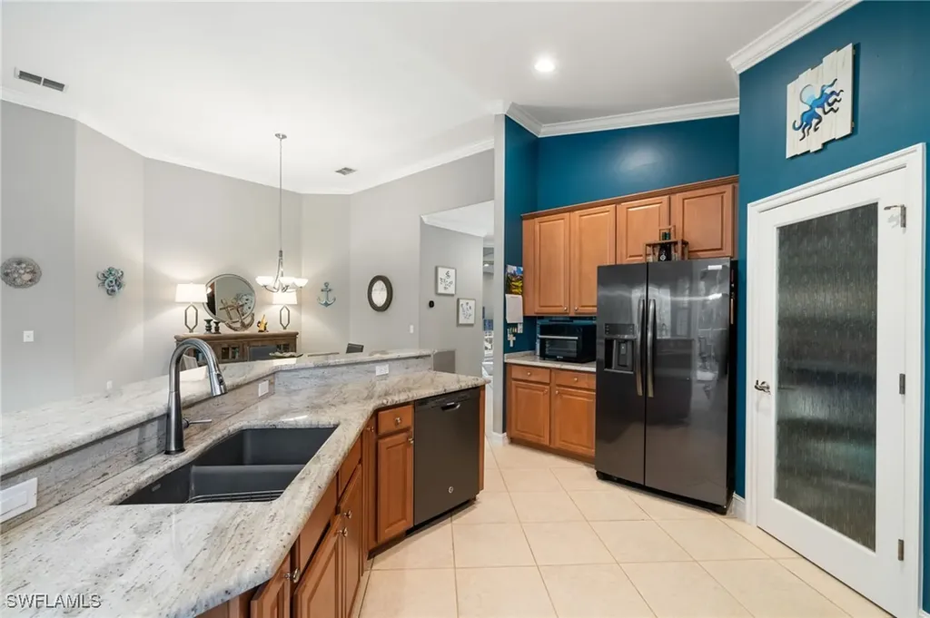 1630 Tarpon Bay Drive S Naples FL 34119