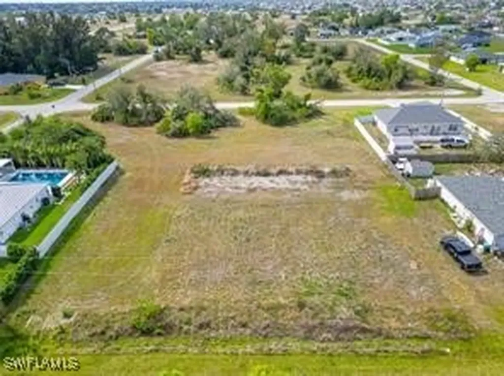 1626 NW 1st Place Cape Coral FL 33993