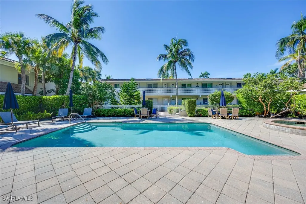 950 7th Avenue S Naples FL 34102