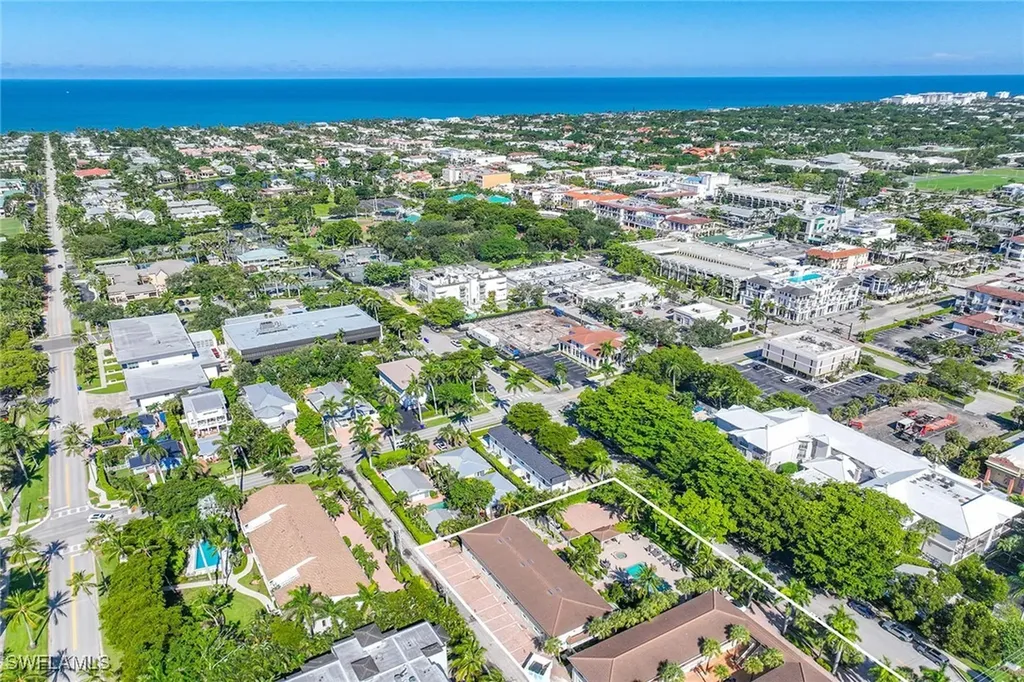950 7th Avenue S Naples FL 34102