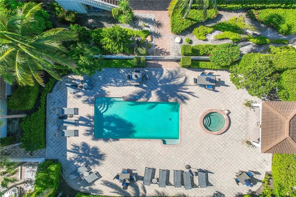 950 7th Avenue S Naples FL 34102