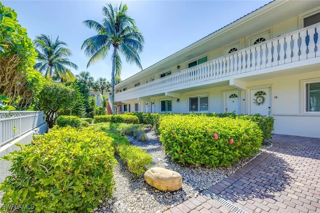 950 7th Avenue S Naples FL 34102