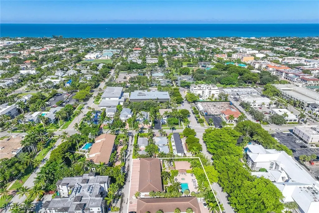 950 7th Avenue S Naples FL 34102
