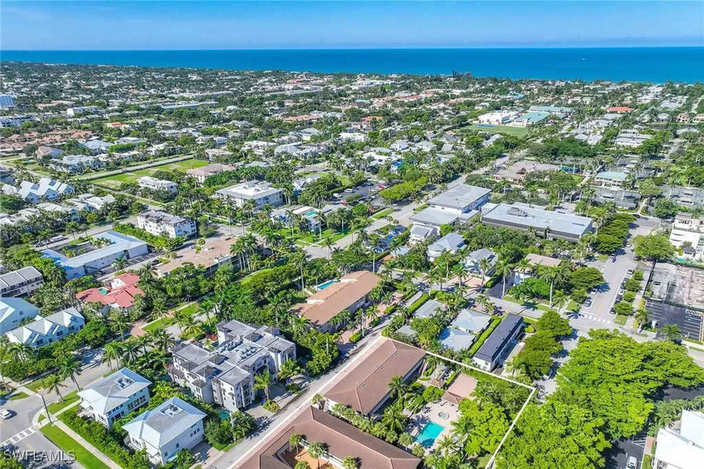950 7th Avenue S Naples FL 34102