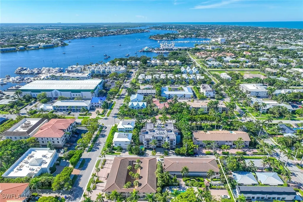 950 7th Avenue S Naples FL 34102