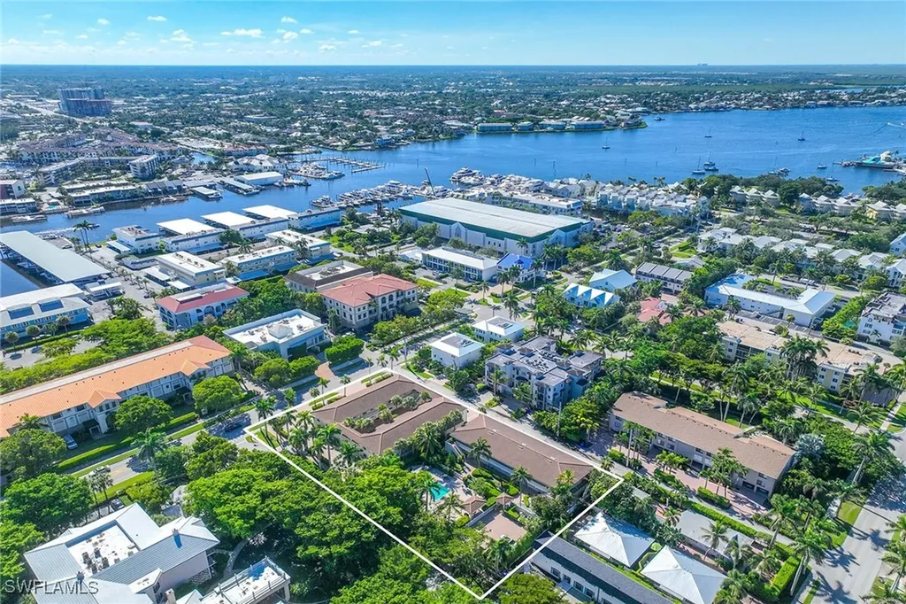 950 7th Avenue S Naples FL 34102