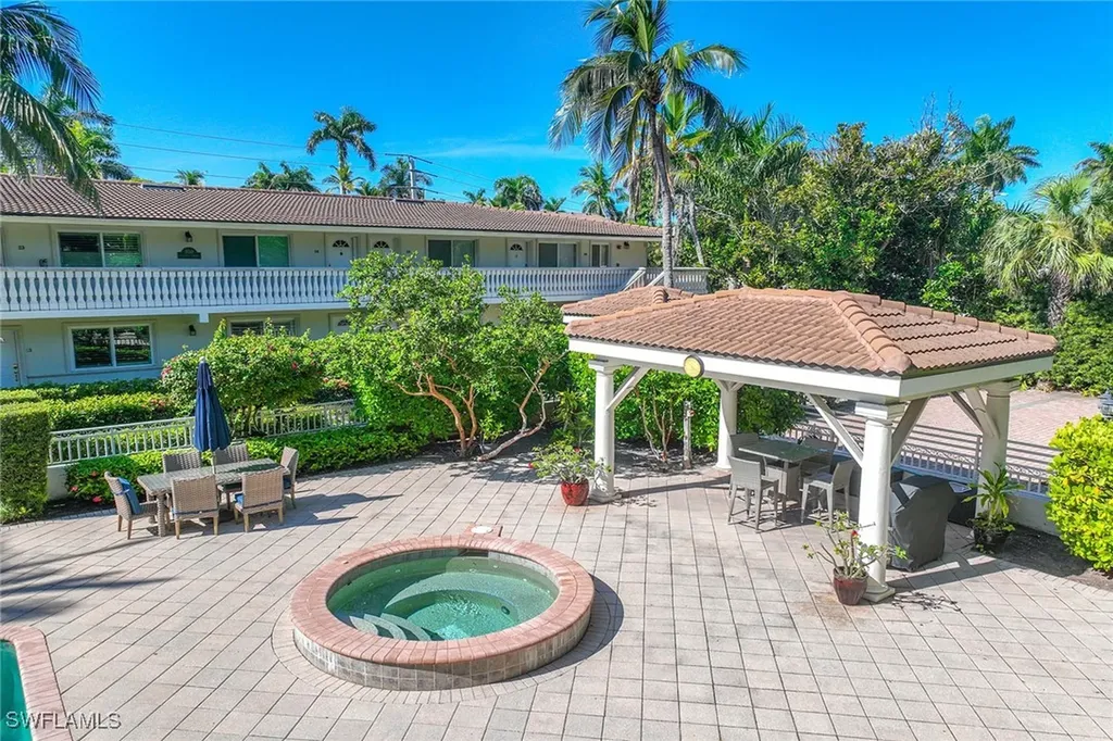 950 7th Avenue S Naples FL 34102