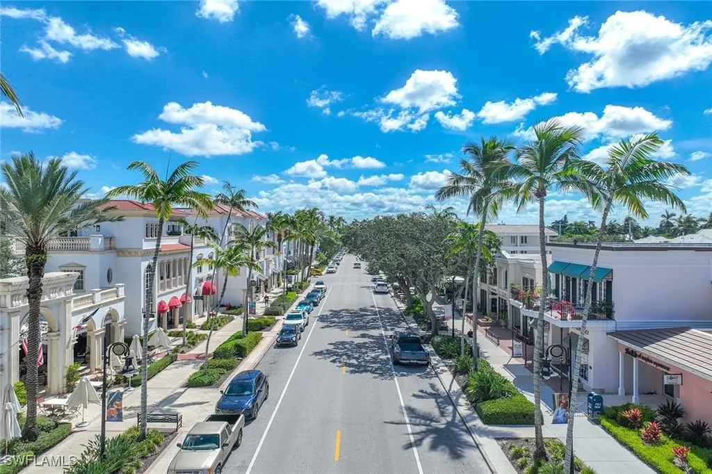 950 7th Avenue S Naples FL 34102