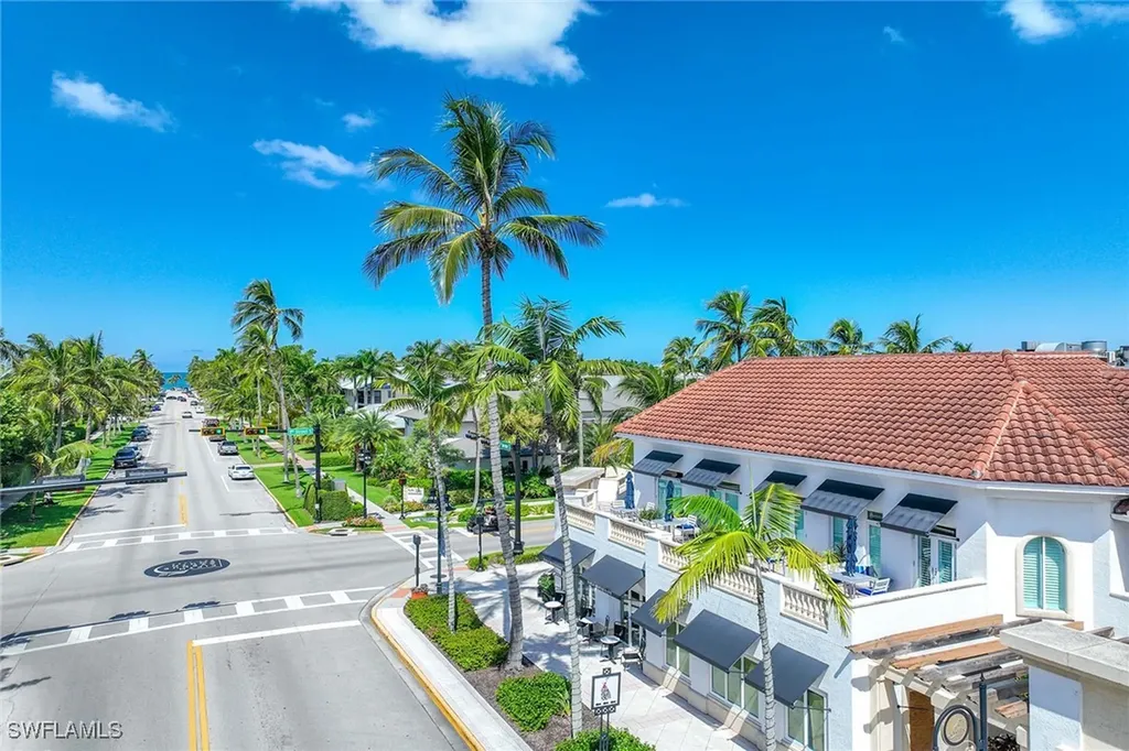 950 7th Avenue S Naples FL 34102
