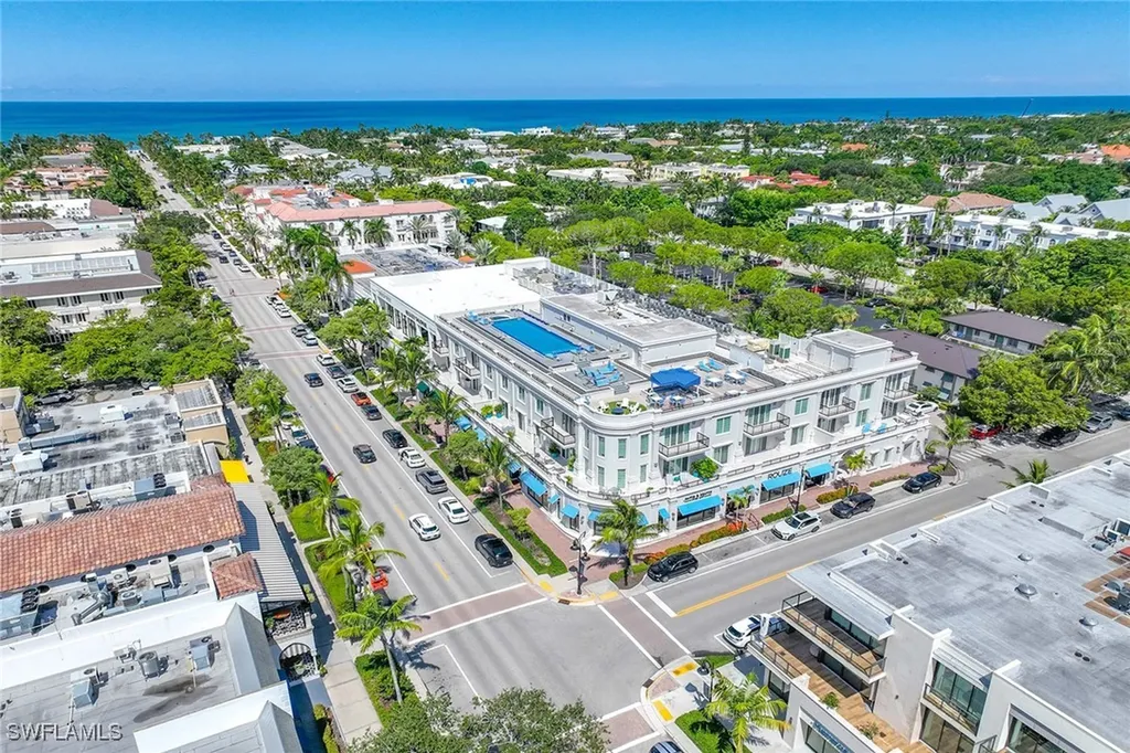 950 7th Avenue S Naples FL 34102
