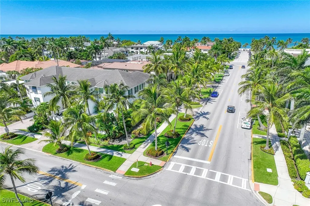 950 7th Avenue S Naples FL 34102