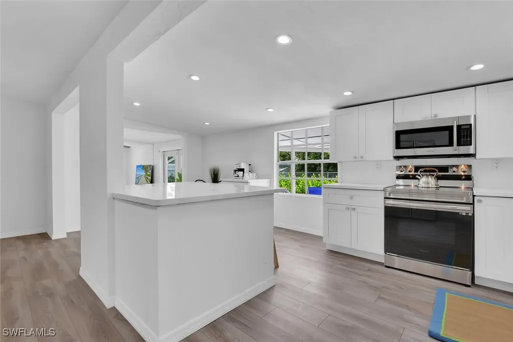 2048 Holiday Lane Naples FL 34104