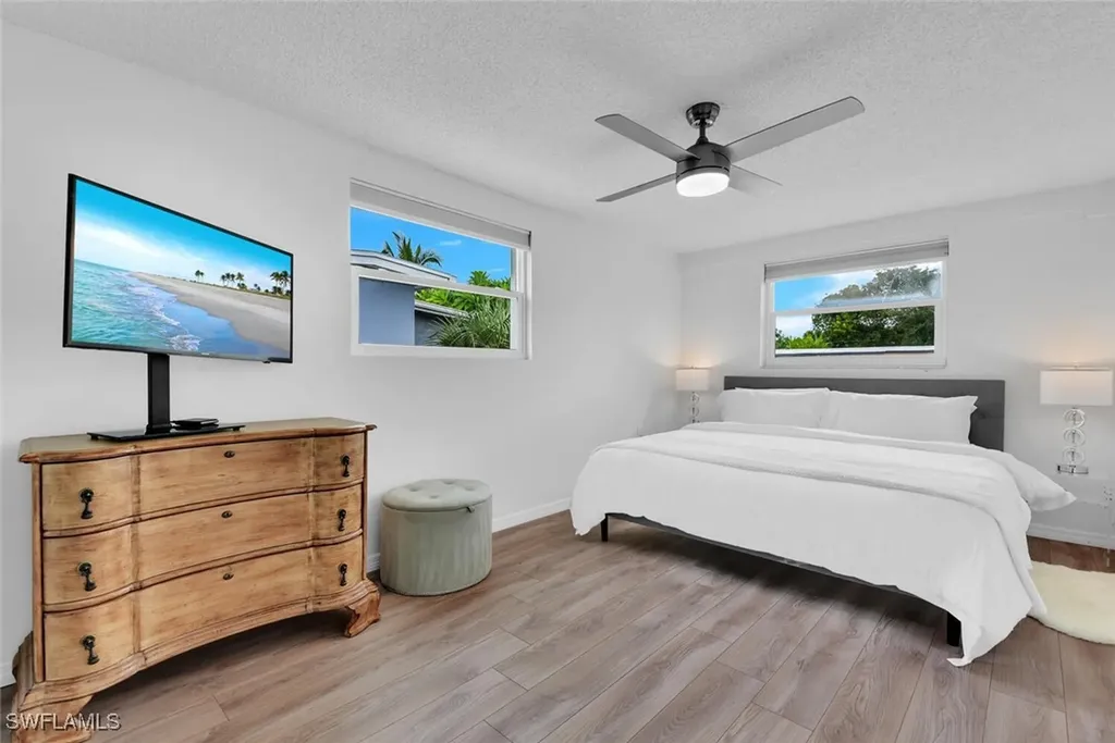 2048 Holiday Lane Naples FL 34104