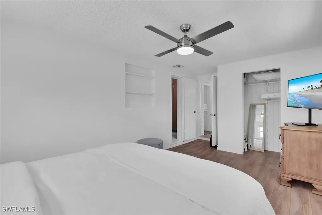 2048 Holiday Lane Naples FL 34104