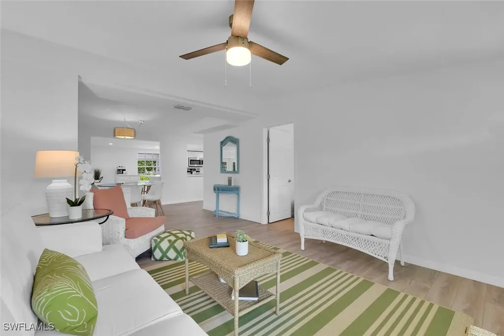 2048 Holiday Lane Naples FL 34104