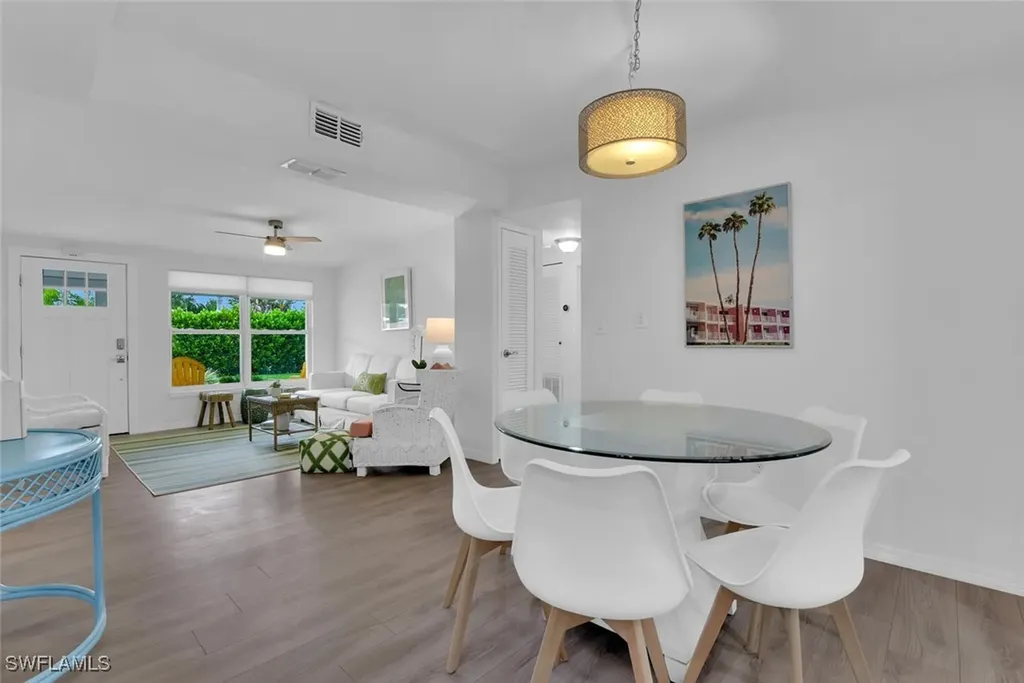 2048 Holiday Lane Naples FL 34104