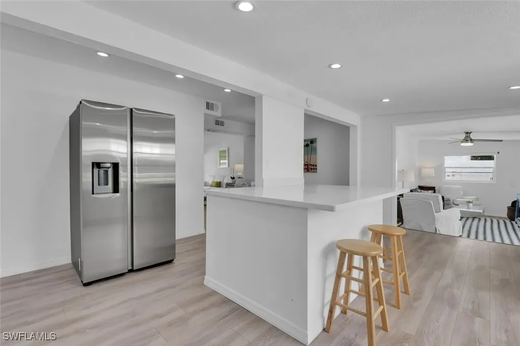 2048 Holiday Lane Naples FL 34104