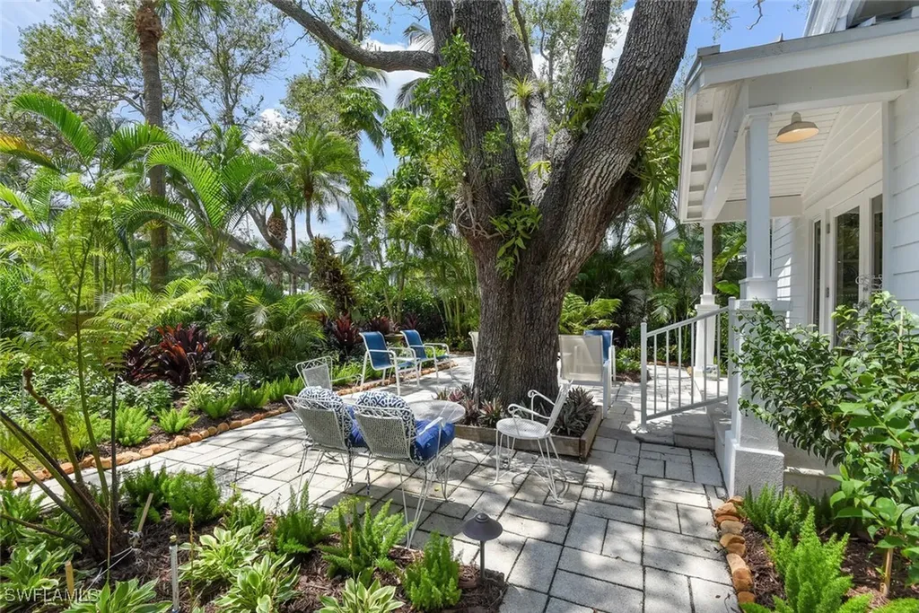 223 11th Avenue S Naples FL 34102