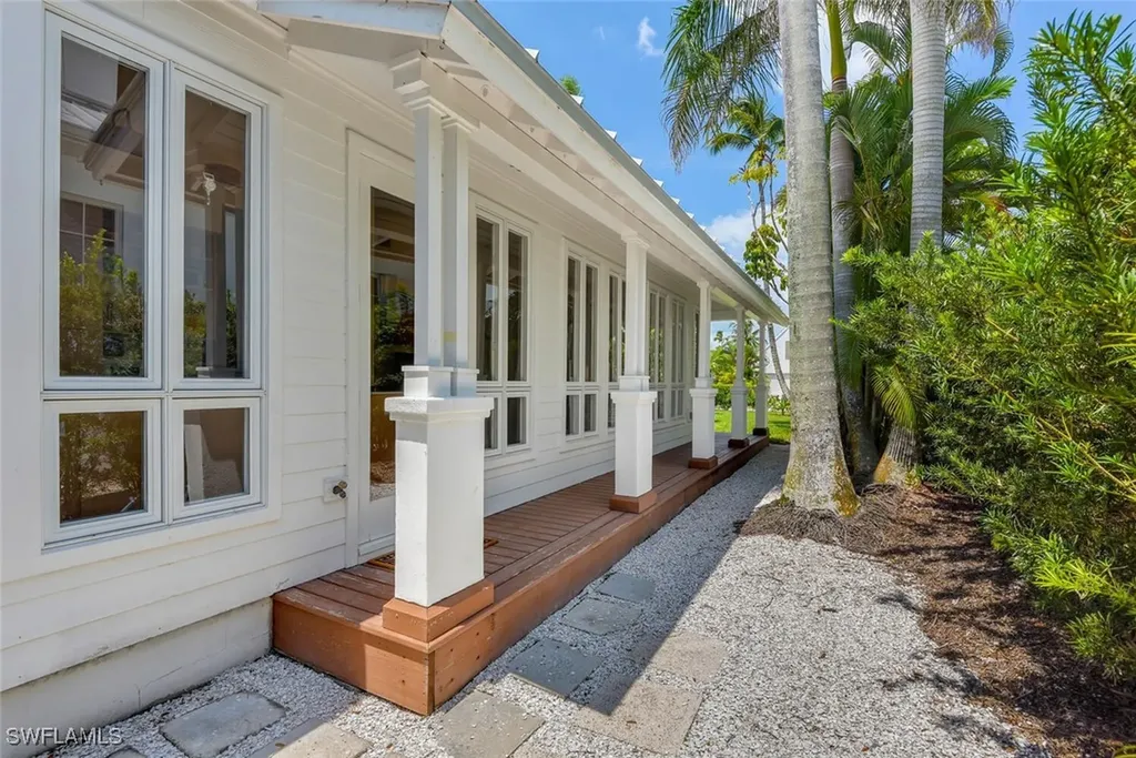 223 11th Avenue S Naples FL 34102