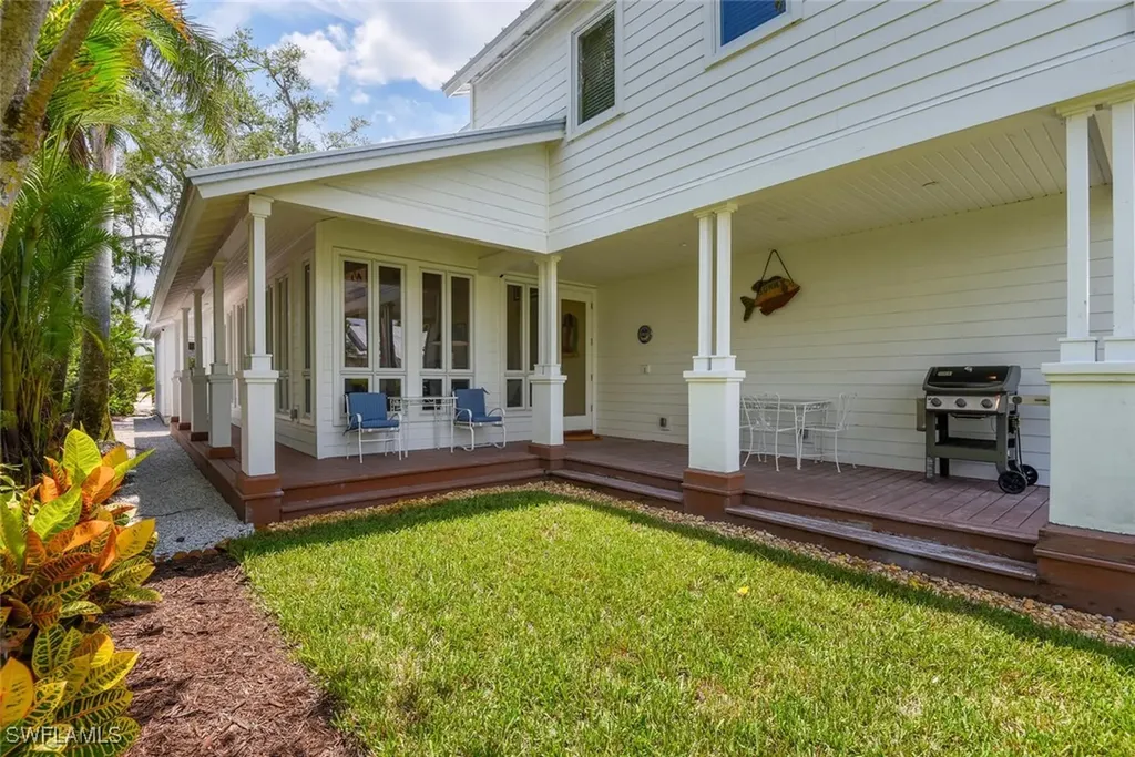 223 11th Avenue S Naples FL 34102