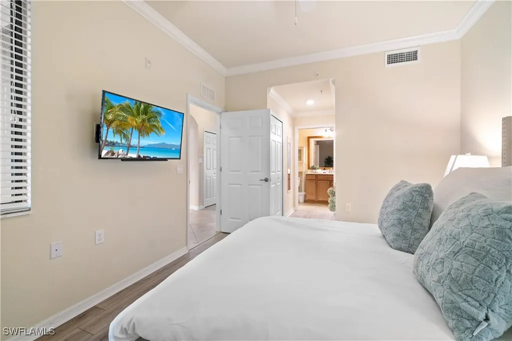 9727 Acqua Court Naples FL 34113
